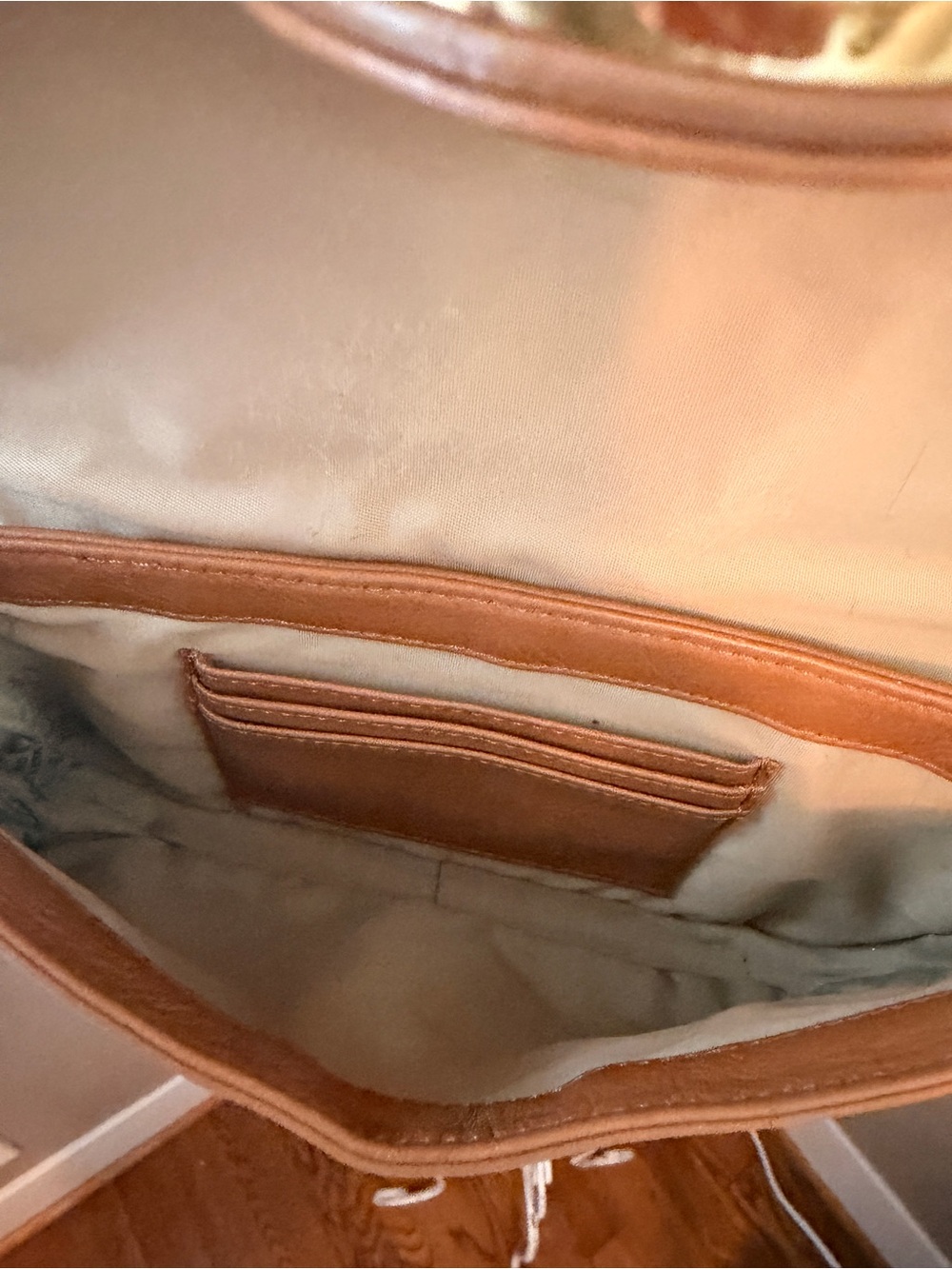 Tory Burch Amanda Small Tan Leather Crossbody Bag - Picture 7 of 7